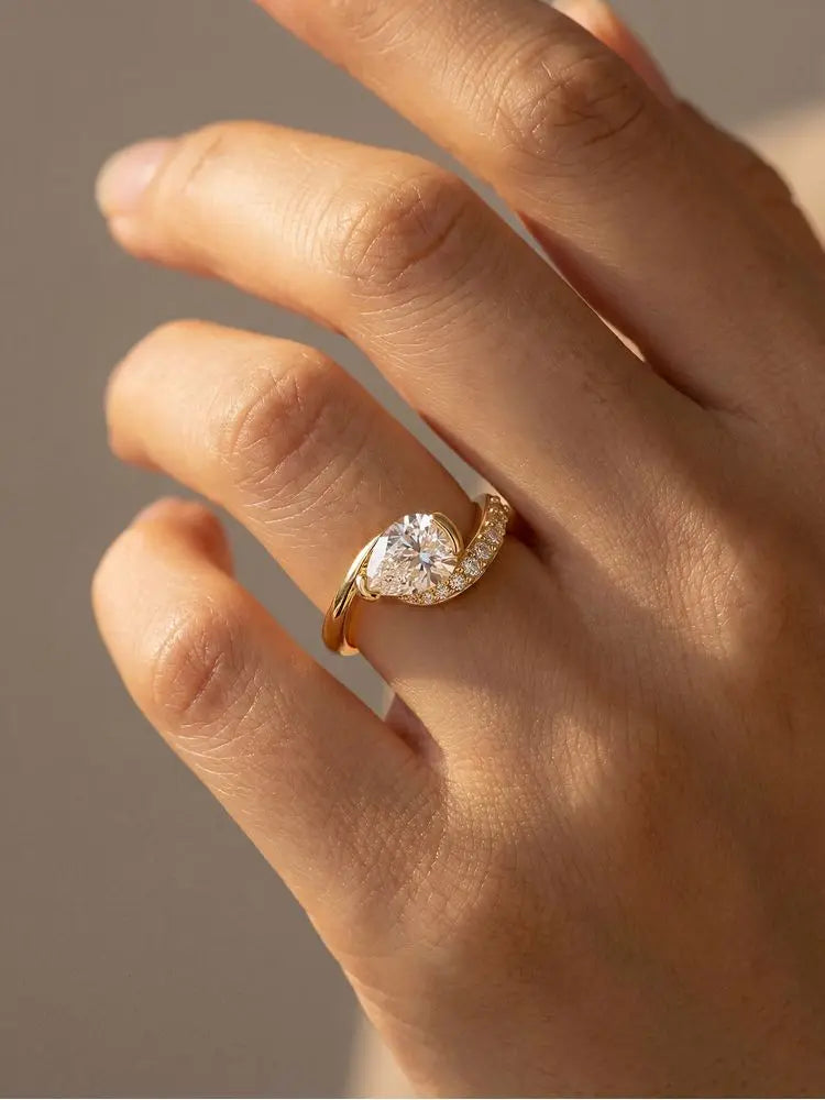 Anillo Gota de Agua · Plata 925 con Zirconia