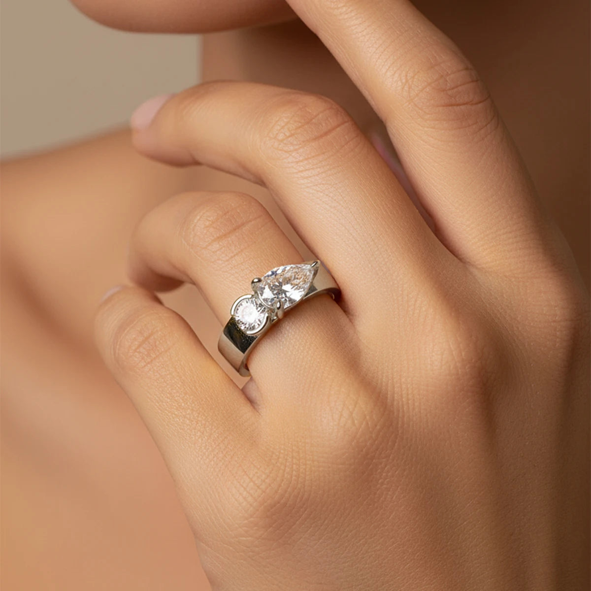 Anillo Gota de Agua · Plata 925 con Zirconia